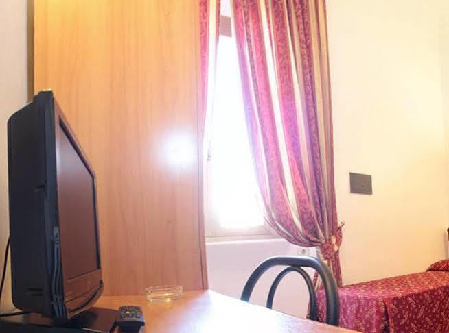 Hotel Euro Quiris Rom Exteriör bild